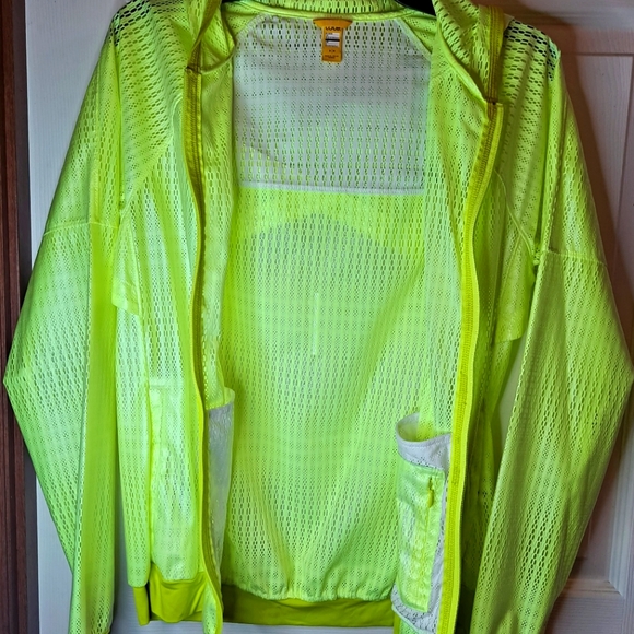 Lole Zip up Jacket Pre owned great condition only used once. - Picture 3 of 4